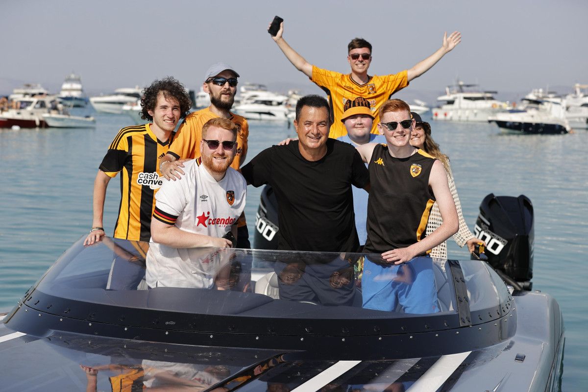 hull city taraftarlari acun ilicali ile turkiye turunda 0