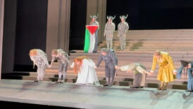 İngiltere’de Kraliyet Opera Salonu sahnesinde Filistin bayraklı protesto 12 ingilterede kraliyet opera salonu sahnesinde filistin bayrakli protesto 8dawSeRb