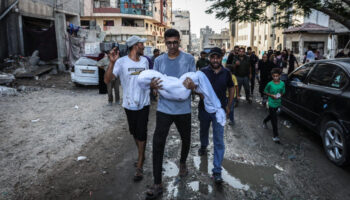 israil guvenli bolge ilan ettigi alana saldirdi 8I1T5vv8