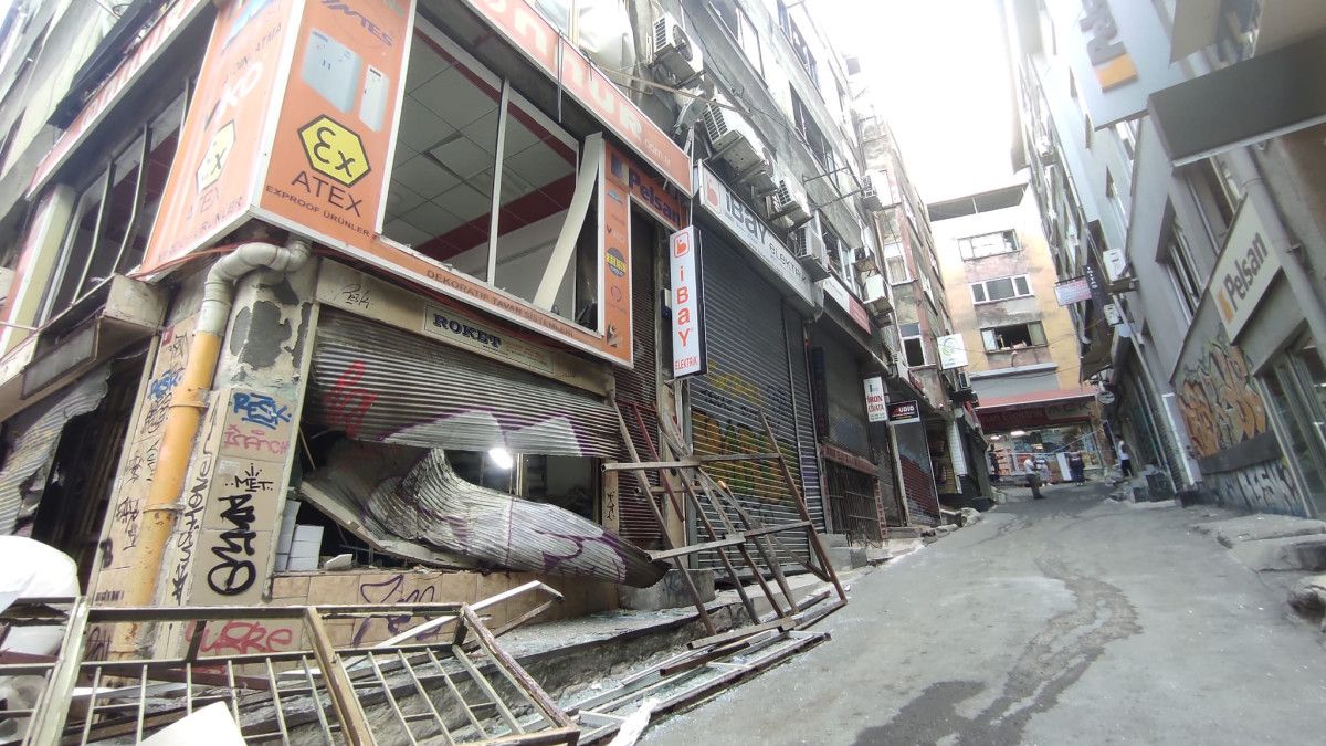 istanbul beyoglundaki patlamanin izleri 0 AlFiW1zm