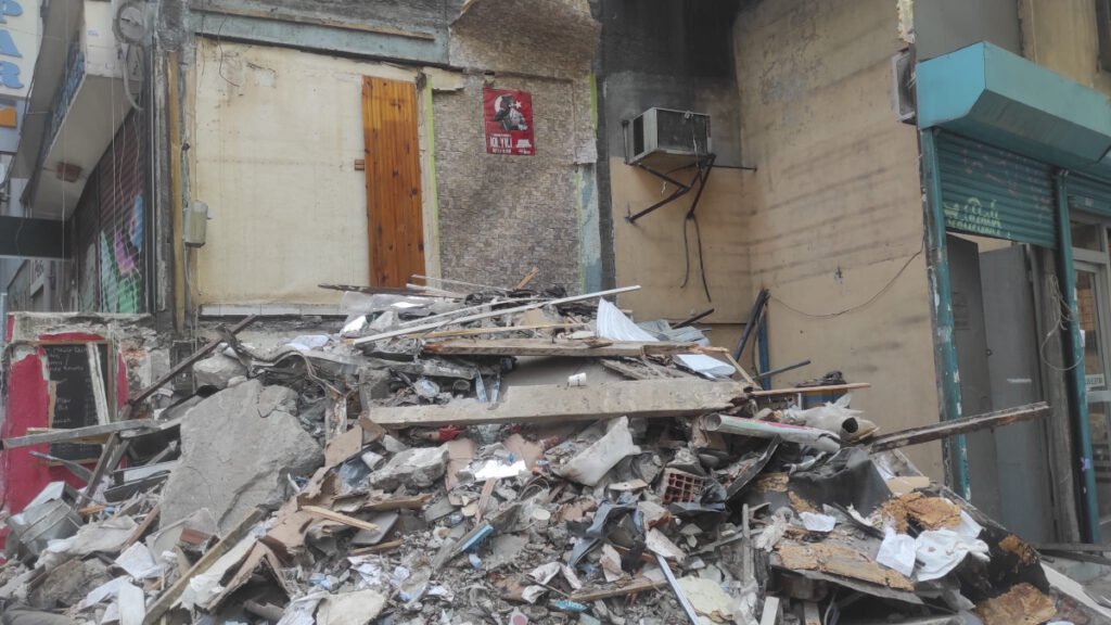 istanbul beyoglundaki patlamanin izleri TuuMeK4j