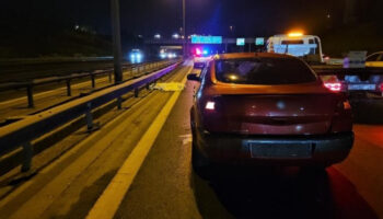 istanbul gaziosmanpasada otoyolda otomobilin carptigi sahis oldu ez12xf9g