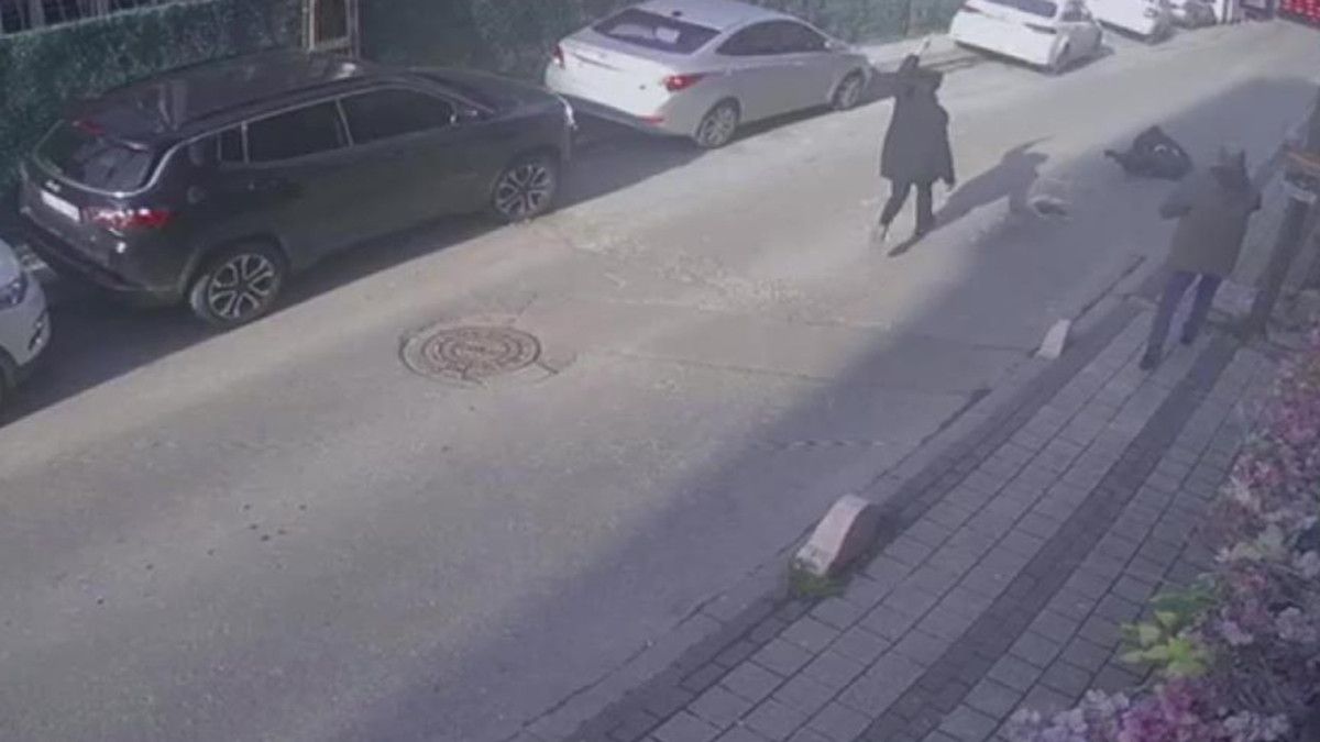 istanbul sancaktepede iett soforu kavgada aynasina tutundugu kamyonetin altinda ezildi 2 LAaR3Gqt