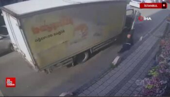 istanbulda iett soforu ile kamyonet surucusu arasinda kavga cikti Dj9PAQaC