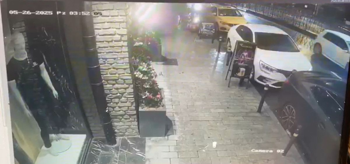 istanbulda oto galeriye kalasnikoflu saldiri kamerada 13 gozalti 0 GqqGe14b