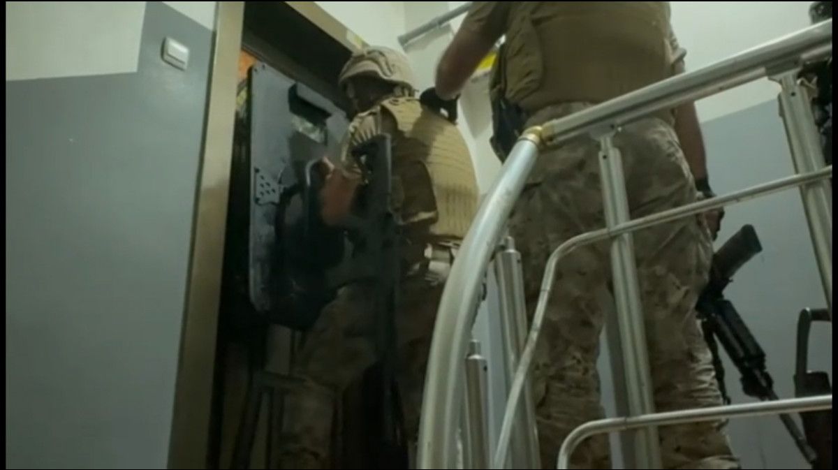 istanbulda oto galeriye kalasnikoflu saldiri kamerada 13 gozalti 2 Lhk2Si71