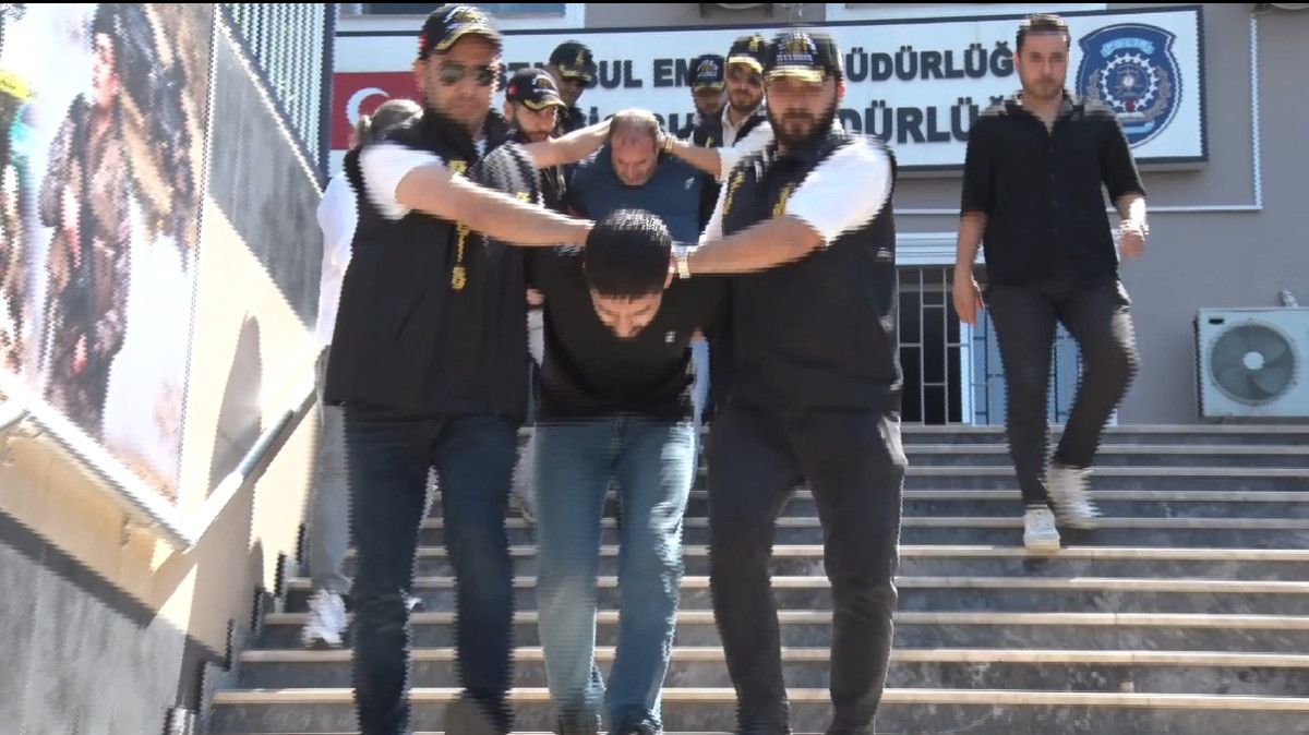 istanbulda oto galeriye kalasnikoflu saldiri kamerada 13 gozalti 8 cHnKuwM9