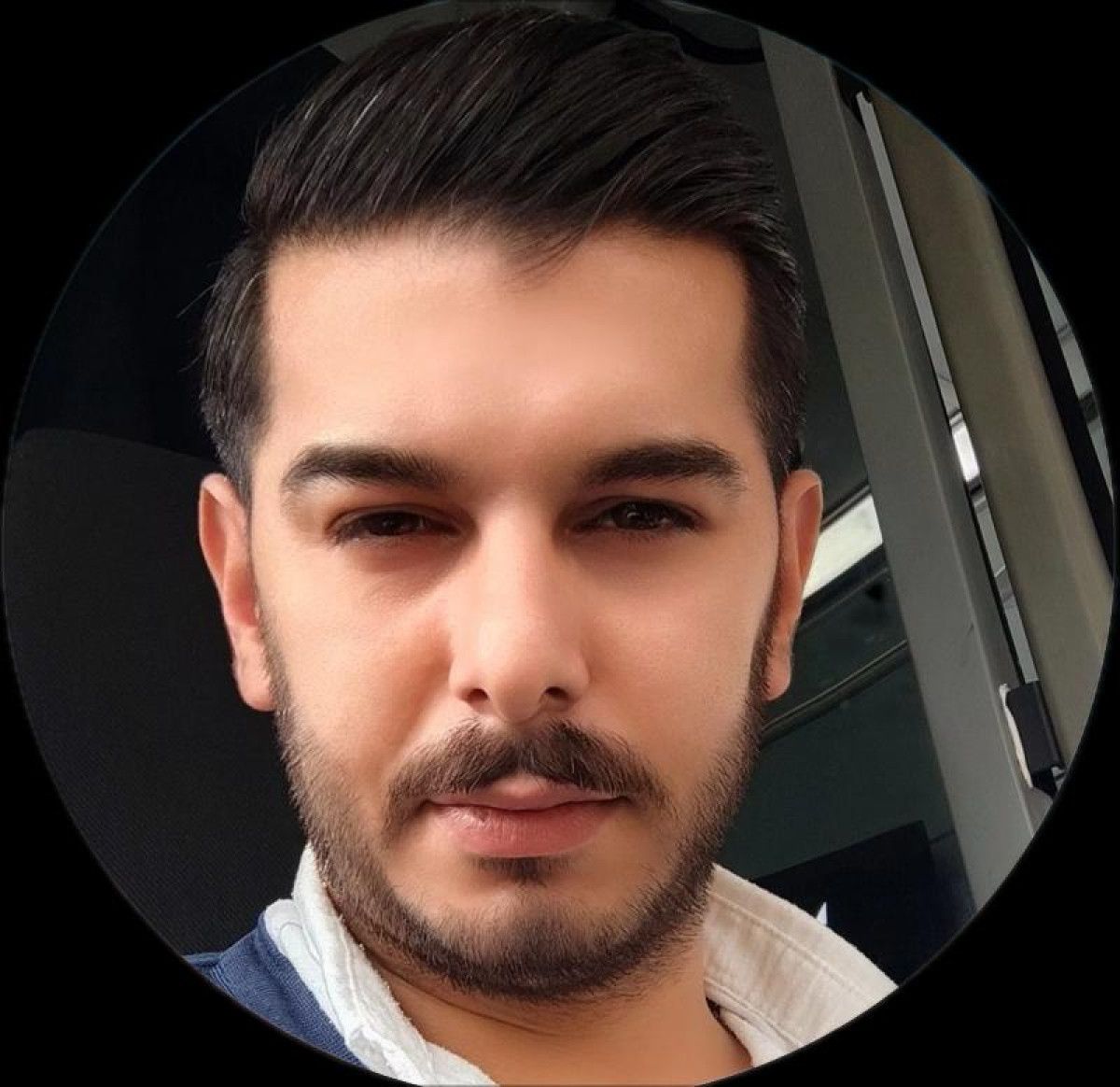 istanbulda otobusun onune kiran taksiciye yolcudan uyari polisim seni alirim 2 N1egLXmS