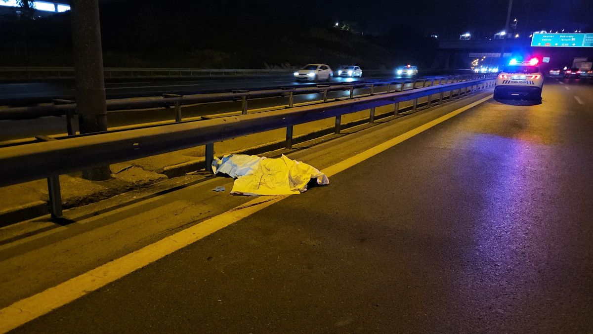 istanbulda otoyolda karsiya gecmeye calisan adam hayatini kaybetti 4 GMsyukiv