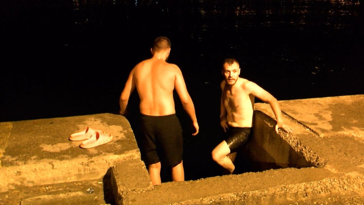 istanbulda sicaktan bunalanlar geceyi disarida gecirdi 3 dBMTvp3D