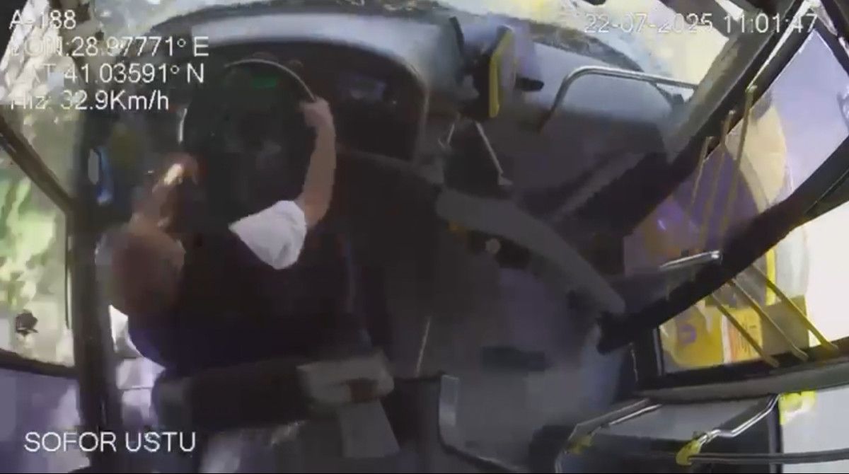 istanbuldaki iett otobusu kazasinda 1 kisi oldu arac ici goruntuleri ortaya cikti 3