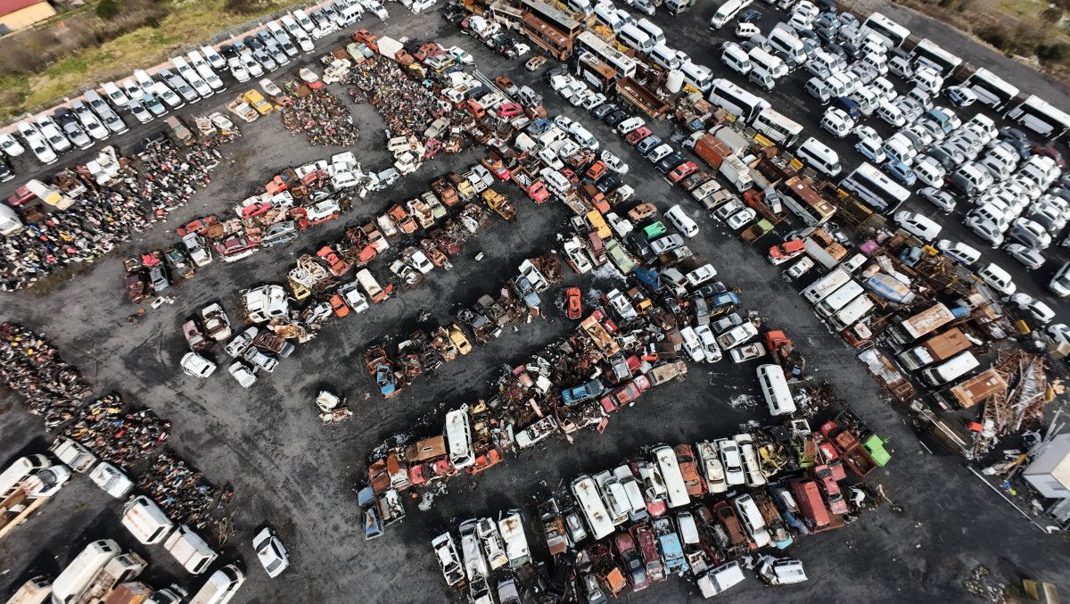 istanbulun hurda otomobilleri arac mezarliginda curuyor 2 JQbEJ7R3