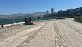 izmirde sicak hava etkisi kordon bos kaldi BvnhfYks