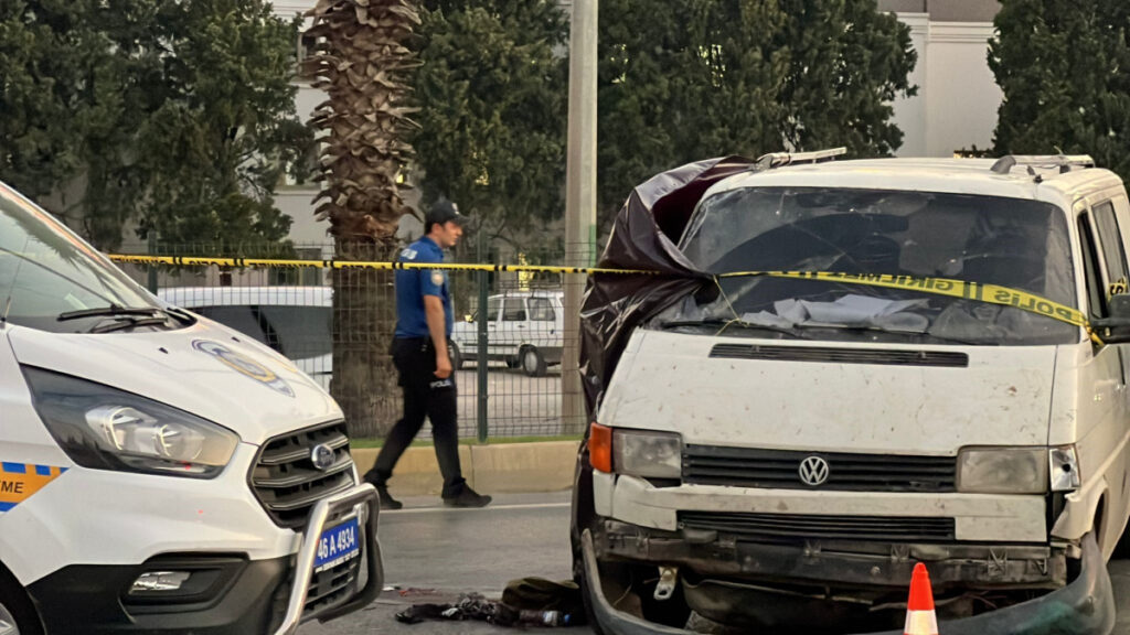 kahramanmarasta trafik kazasi 1 olu 2 yarali C7HJzW7F