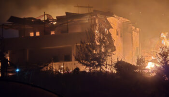 karabukteki orman yanginlarinda 40 ev yandi 527 hane bosaltildi 216ujLBq