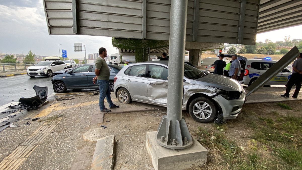 kastamonuda zincirleme kaza 5 yarali 2 kj6nZDi4