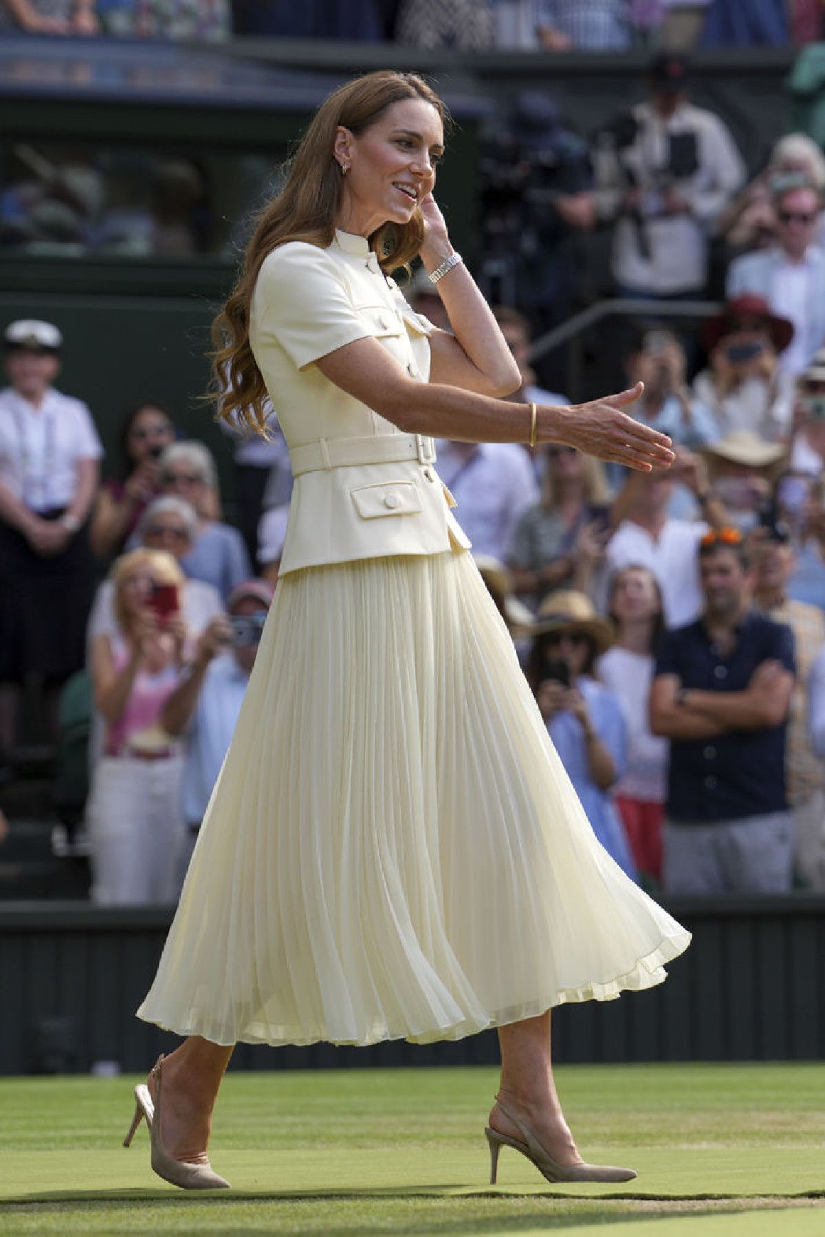 kate middleton wimbledon tenis turnuvasinda ayakta alkislandi 8 PVVNUTKa