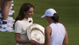 kate middleton wimbledon tenis turnuvasinda ayakta alkislandi DTzW9ckb