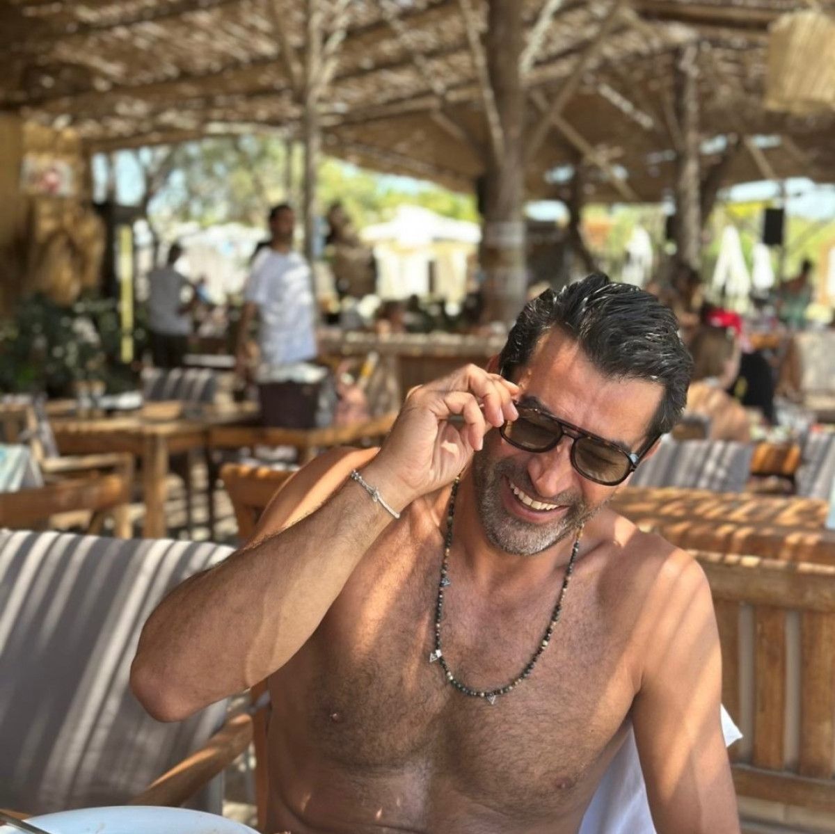 kenan imirzalioglu ve esi sinem kobal tatilde verdikleri pozlar gundem oldu 0 IpjAaCRR