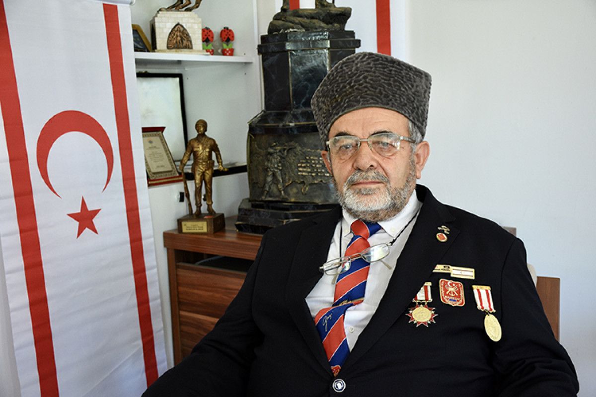 kibrista siir yazmaya baslayan gazi 250den fazla siiriyle anilarina isik tutuyor 0 iFCcfuRe