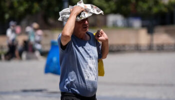 kktcde asiri sicaklar nedeniyle disarida calisma yasagi getirildi kNIEMNWV