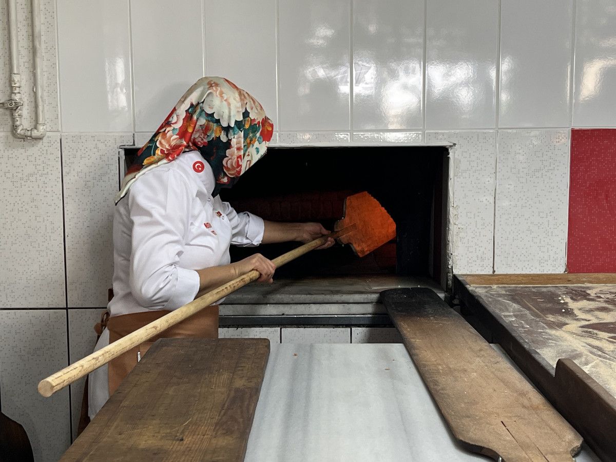 Konya'da tek kadın usta: Etli ekmek onun elinde lezzet buluyor 4 konyada tek kadin usta etli ekmek onun elinde lezzet buluyor 3 phq3sKfz