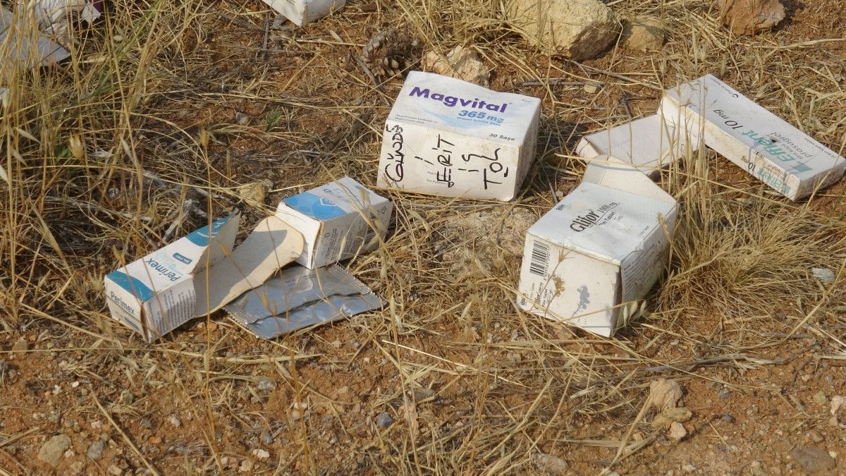 konyada yol kenarinda cok sayida kullanilmamis ilac kutusu bulundu 1 lctAXyLy