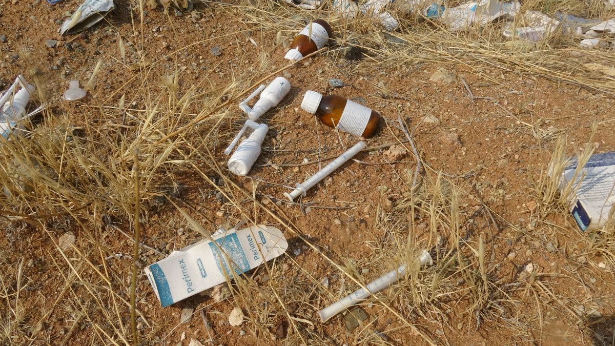 konyada yol kenarinda cok sayida kullanilmamis ilac kutusu bulundu 2 4q9B2iTO