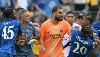 kulupler dunya kupasinda kavga cikti dev final sonrasi birbirlerine girdiler qZDPpOkW