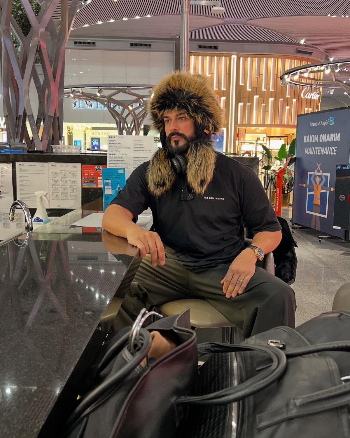 kurulus osmandan ayrilinca kuafore kostu burak ozcivitin yeni imaji 2 LIOWyQ9U