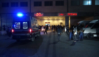 malatyada 2 cocuk annesi kadin esinin bicak darbeleriyle olduruldu pE6agzpI