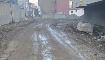 mardinde kayyum tarafindan yapilan yol dem partili belediye tarafindan bozuldu 8gpeOiIJ