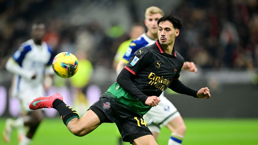 milan sahasinda hellas veronayi yendi SsXFeaPi