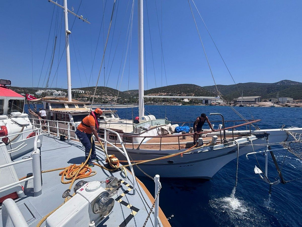 mugla aciklarinda su alan teknedeki 6 kisi kurtarildi 0 pi26NSlb