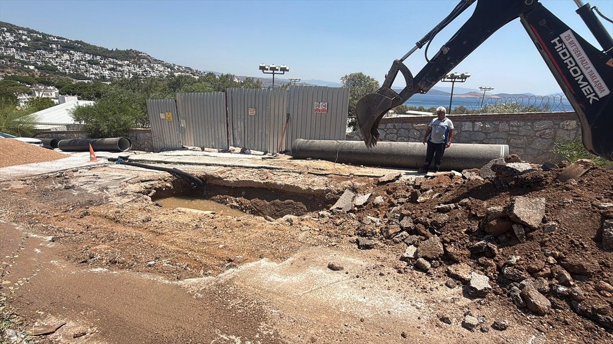 Muğla Bodrum’da ana isale hattı yine patladı 4 mugla bodrumda ana isale hatti yine patladi 3