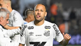 neymarin olayli maci kendisiyle tartisan taraftari kavgaya cagirdi 9szN6vXI