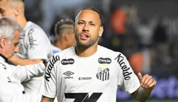 neymarin olayli maci kendisiyle tartisan taraftari kavgaya cagirdi 9szN6vXI