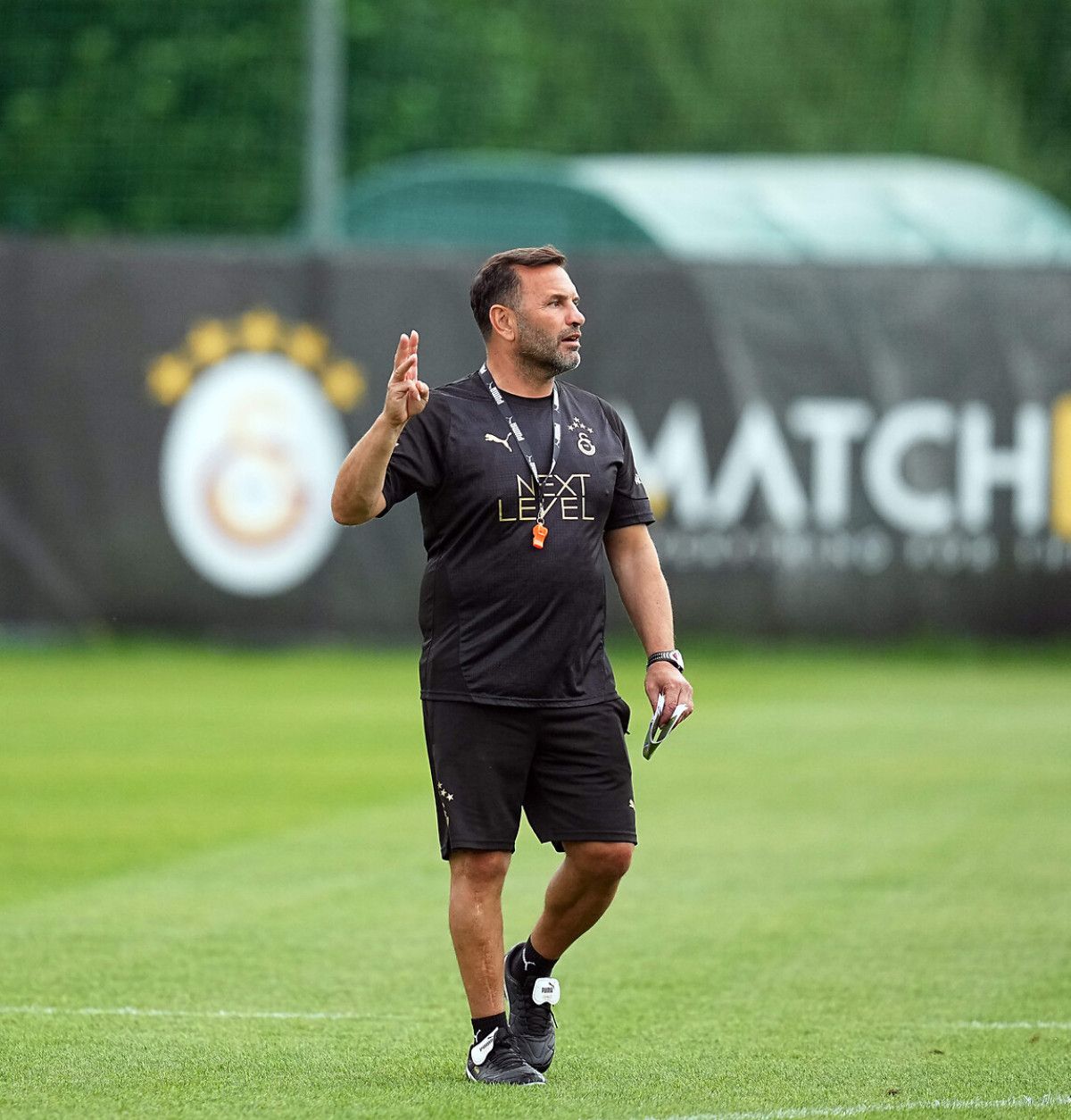 okan buruk almanyada calismayi cok isterim 7 eiBhCM4w