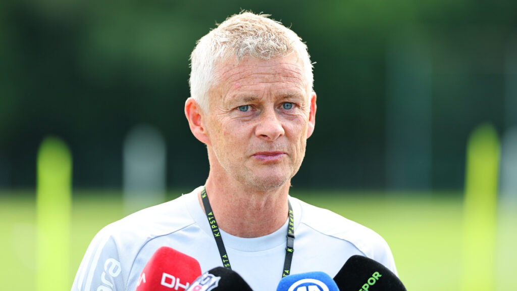 ole gunnar solskajerden turk futboluna elestiri oyuncular cok fazla yere yatiyor VY1KbPIz