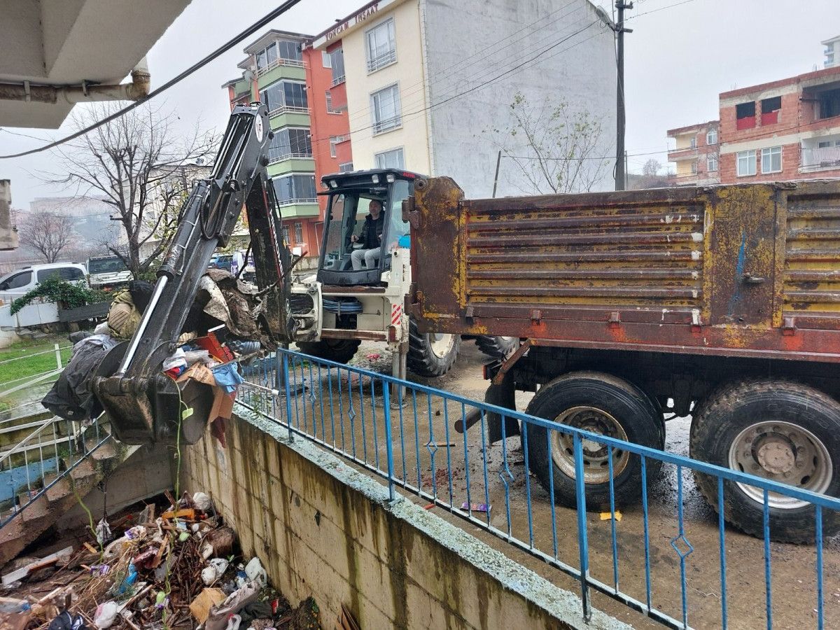 orduda cop ev vakasi 10 kamyon cop cikti 1 14pNziXv