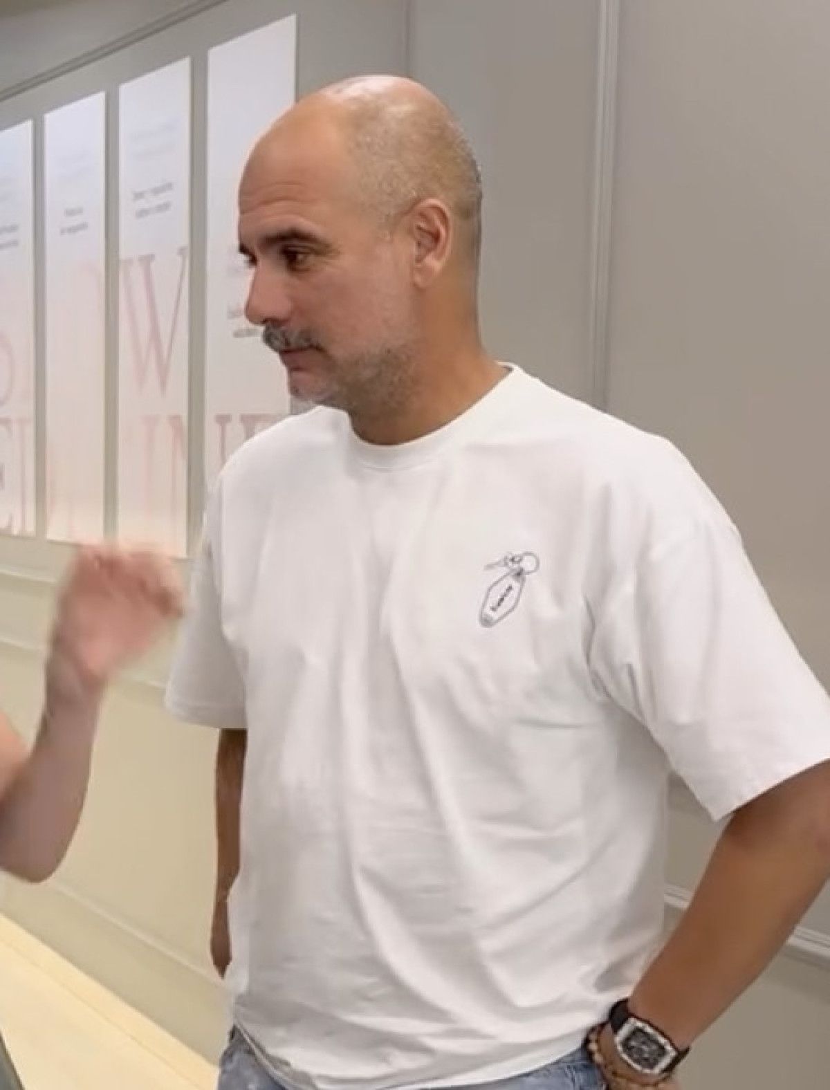 Pep Guardiola'nın yeni imajı 3 pep guardiolanin yeni imaji 2 4fCGUzlr