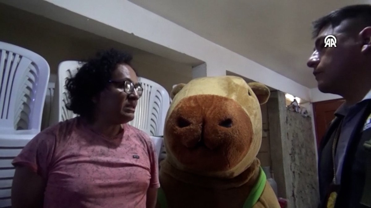 peruda polisin uyusturucu saticilarini yakalama yontemi boyle goruntulendi 3 uBK53h2g