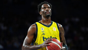 phoenix suns nigel hayes davis ile sozlesme imzaladi AeY6BWe3