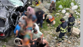 rizede iki aracin carpistigi kazada 1 can kaybi SgOANji3