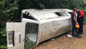 rizede minibus yamactan yuvarlandi 2 olu 3 yarali t8OkpOGt