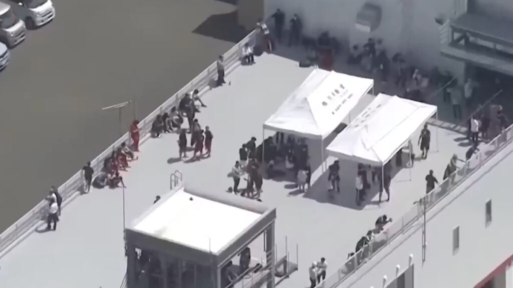 rusyadaki 88lik depremin ardindan tsunami uyarisi yuksek bir yerlere cikin WMdPPlci