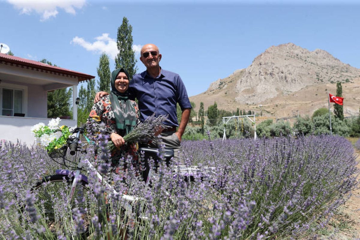 samsunda astim hastasi esi icin yerlestigi koyde lavanta bahcesi kurdu 2 Z3byHesM
