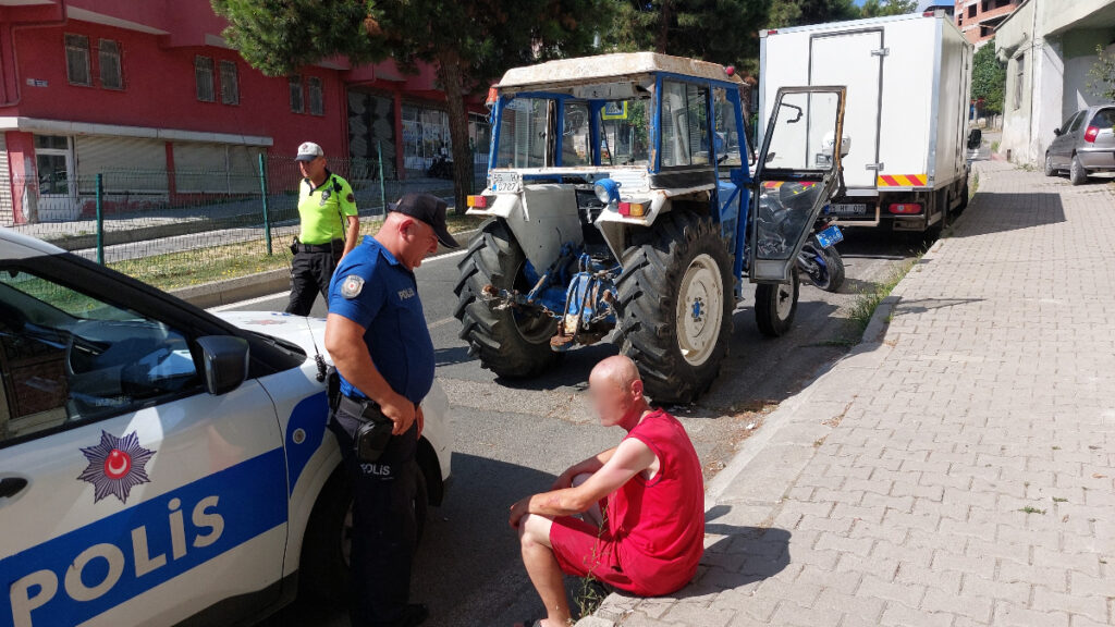 samsunda caldigi traktorle sehir turu yapinca yakalanmasi kacinilmaz oldu yeIeGVrh