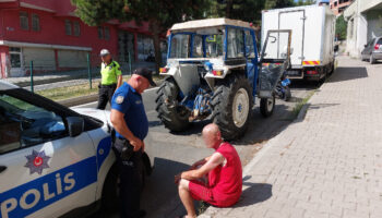 samsunda caldigi traktorle sehir turu yapinca yakalanmasi kacinilmaz oldu yeIeGVrh