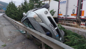 Samsun'da hurdaya dönen araçtaki 4 kişi emniyet kemeri sayesinde kurtuldu 12 samsunda hurdaya donen aractaki 4 kisi emniyet kemeri sayesinde kurtuldu yI9CXITY